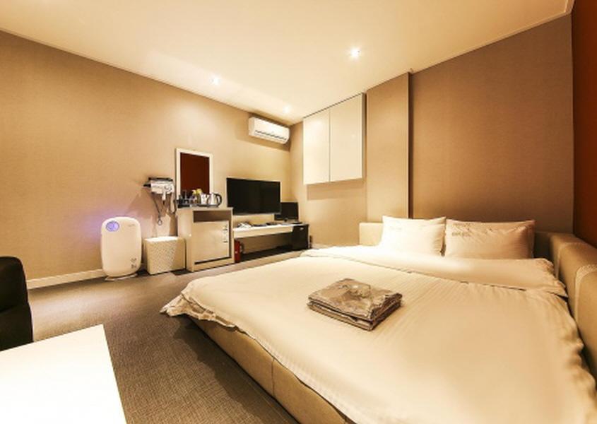 Galleria Hotel Suwon Bagian luar foto