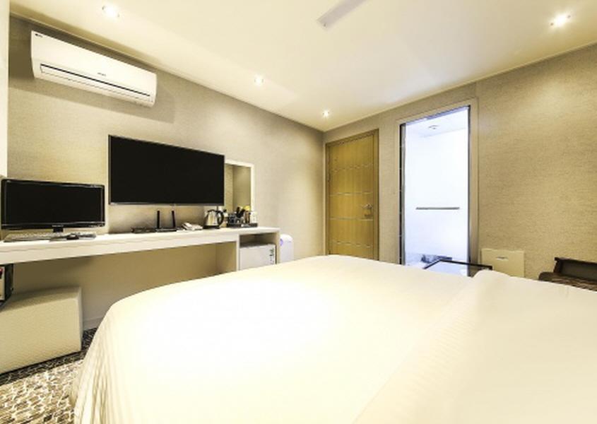 Galleria Hotel Suwon Bagian luar foto