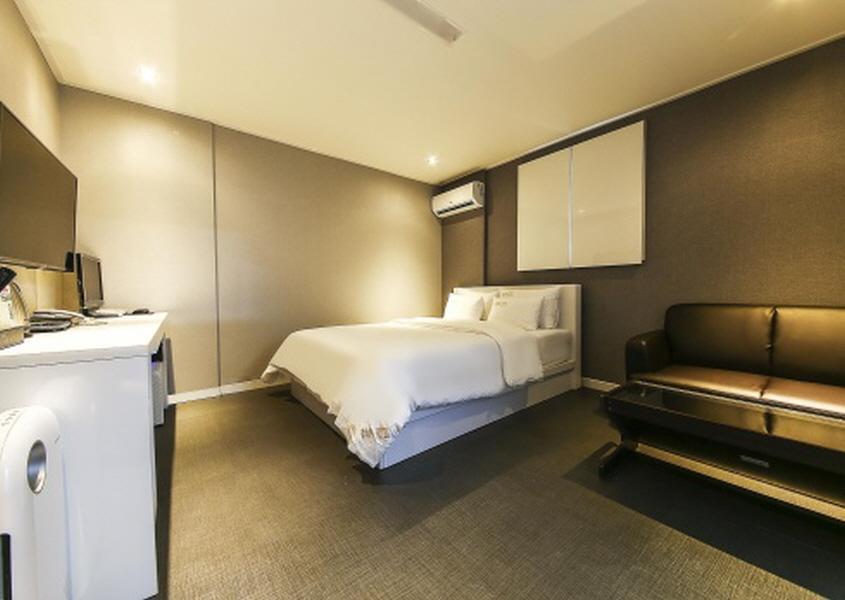 Galleria Hotel Suwon Bagian luar foto