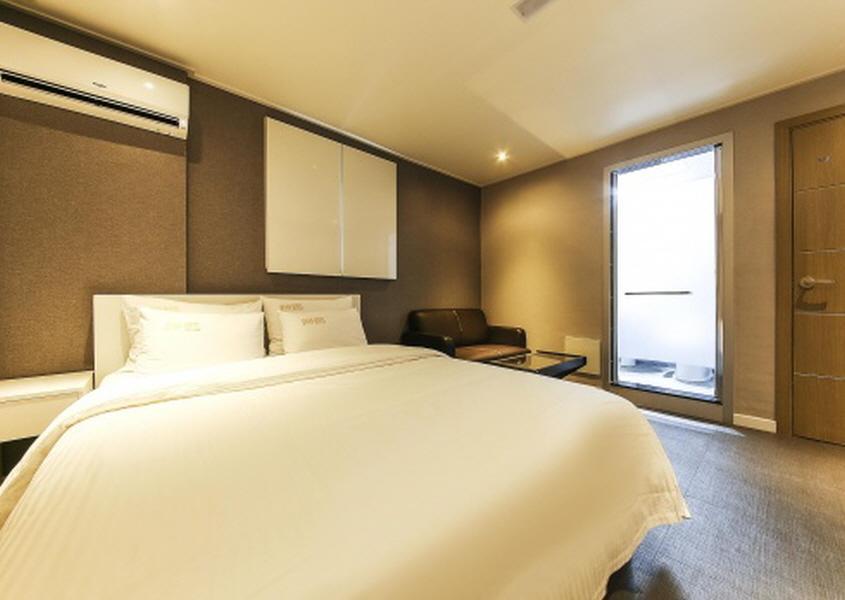 Galleria Hotel Suwon Bagian luar foto